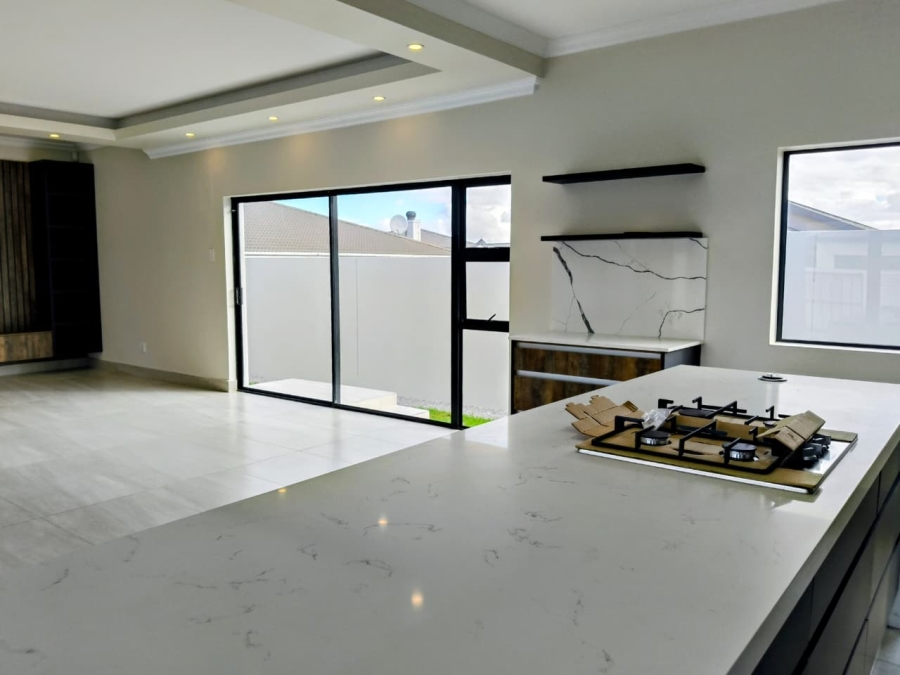 4 Bedroom Property for Sale in Fountains Estate Eastern Cape